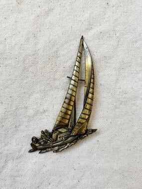 Vintage large Sailboat Brooch Pin in Antique Gold brass Tone signed